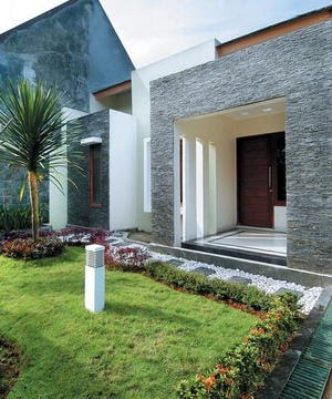 Desain Rumah Depan on Taman Rumah Sederhana Berhias Elemen Batu Thumbnaildetail
